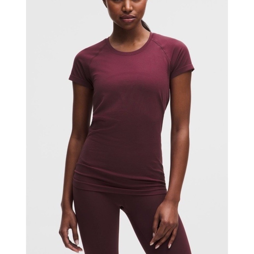 Lululemon Swiftly Tech Short-Sleeve Shirt 2.0 Hip Length Size 8 Burgundy Bay - Picture 2 of 10